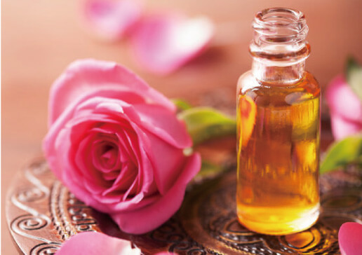 ローズ油（ローズオイル）