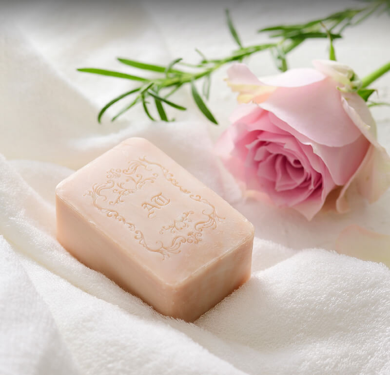 洗顔で肌は変わる 天然保湿ソープ 薔薇はちみつ石鹸